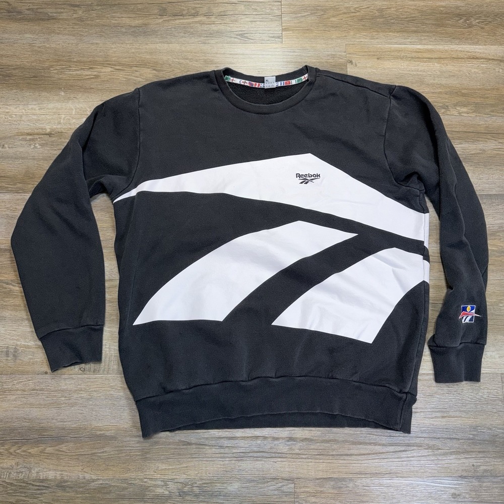 Reebok Classics International Black Crewneck Sweatshirt Mens XL Big Logo Graphic